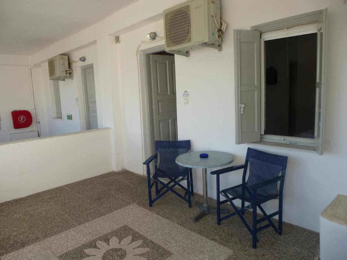 Thira'S Dolphin Aparthotel Akrotírion Buitenkant foto