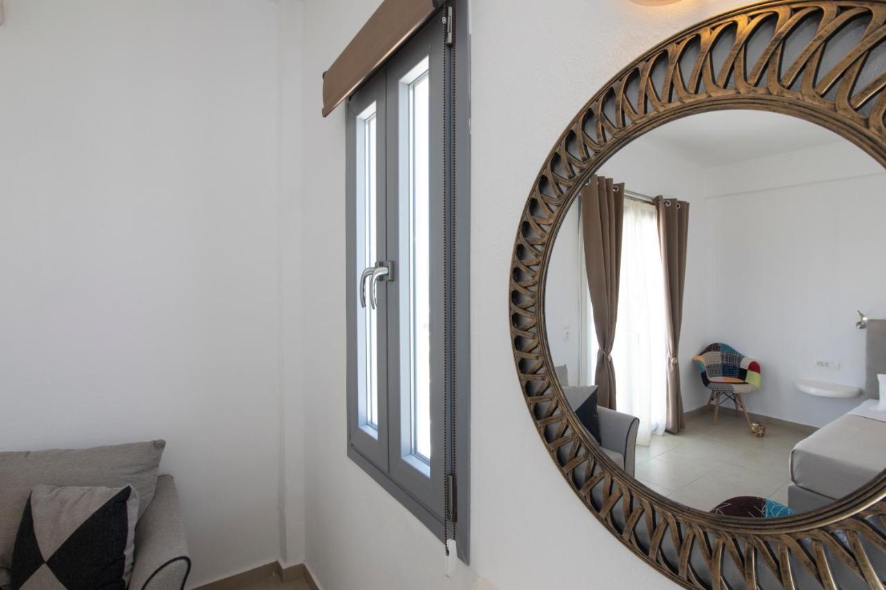 Thira'S Dolphin Aparthotel Akrotírion Buitenkant foto